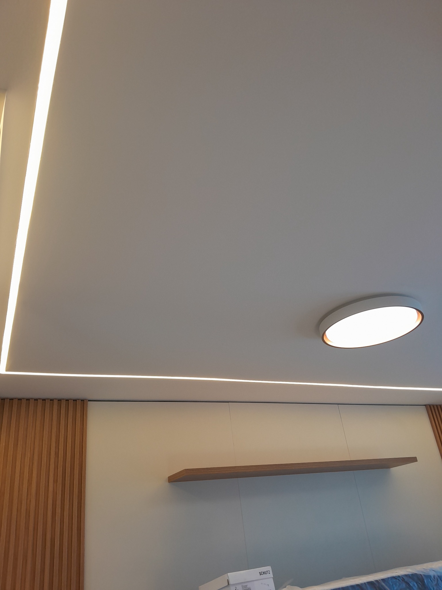 Iluminação de quarto com LED embutido